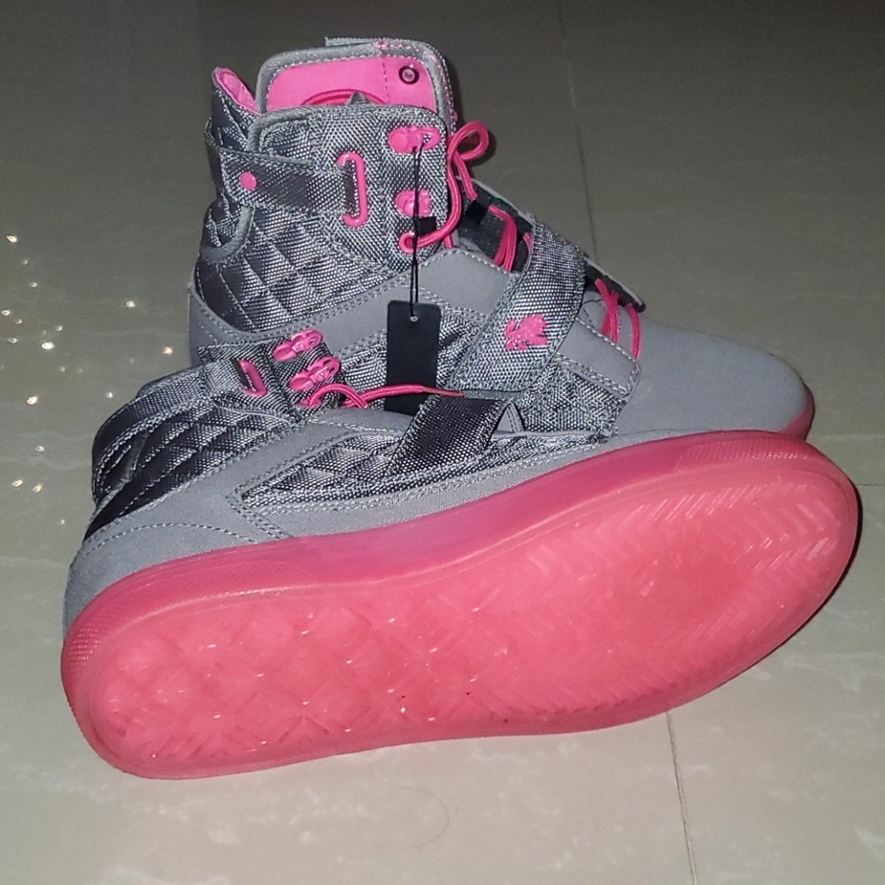 Sneakers - Picture 2 of 4